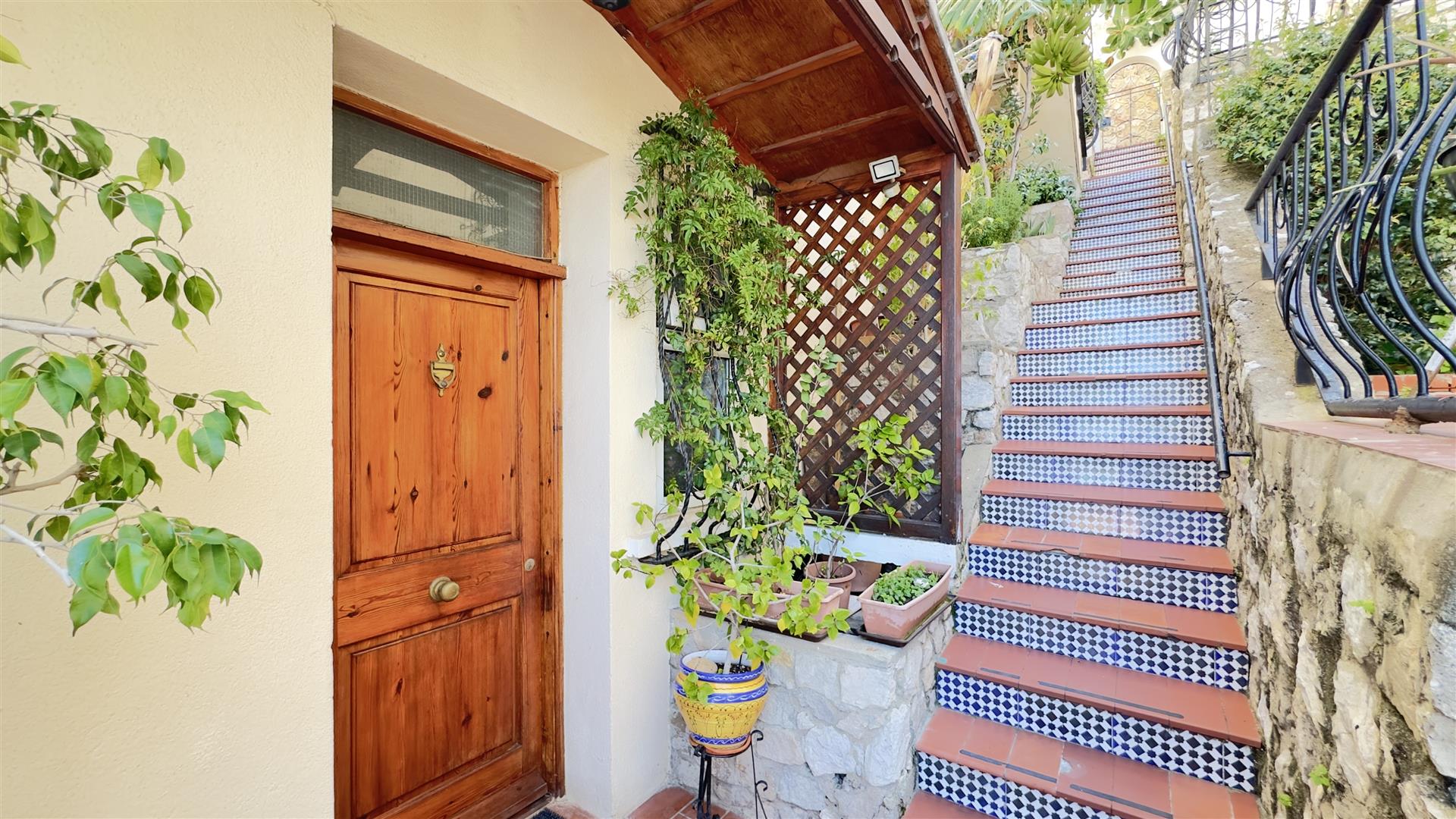 Image of Apartment - 2 Bedrooms - 1 Bathrooms for Sale in Gardiner's Road-Gibraltar, Image 17